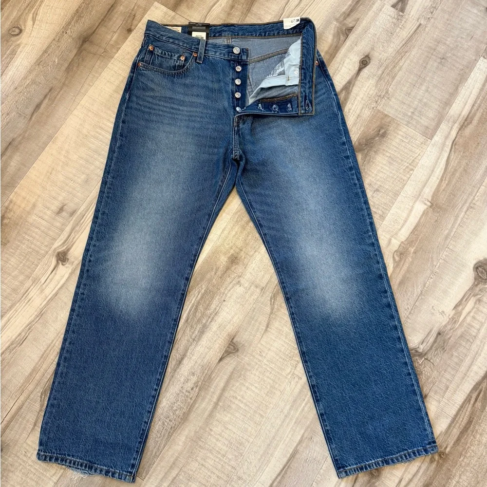 Women’s Levi’s 501 90’s Lightweight Mid-Rise Jeans - Picture 2 of 6